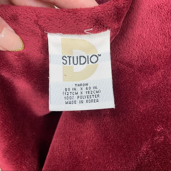 STUDIO D Magenta Heavy Big Super Soft Tie Dye Reversible Throw Blanket - Picture 5 of 7